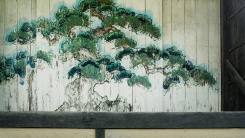 古くから長寿を象徴するおめでたい木とされてきた松の木